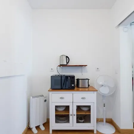 Terrace In Historical Neighborhood With View Daire